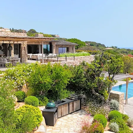 Bonanza Di Cala Rossa * Lecci