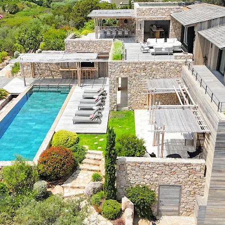 Bonanza Di Cala Rossa * Lecci