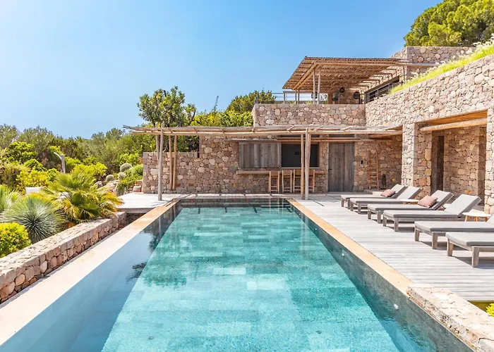 Bonanza Di Cala Rossa * Lecci