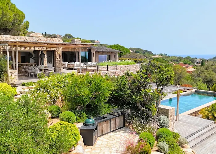 Bonanza Di Cala Rossa * Lecci