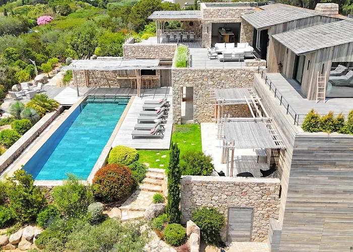 Bonanza Di Cala Rossa * Lecci