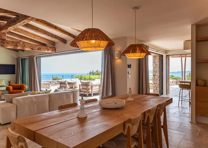 Bonanza Di Cala Rossa * Lecci