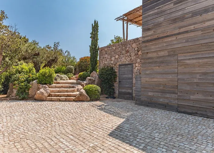 Bonanza Di Cala Rossa * Lecci